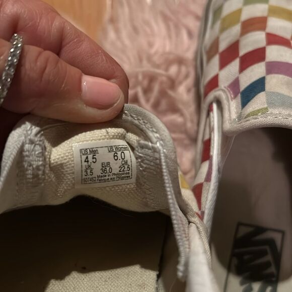 VANS Women’s Rainbow Checkerboard Excellent Condition, Size 6 Slip on shoes - Picture 4 of 8